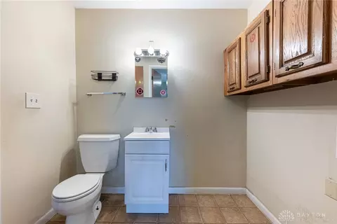 Bath - 517 E 4th St, Franklin, OH 45005 photo 1 of 2
