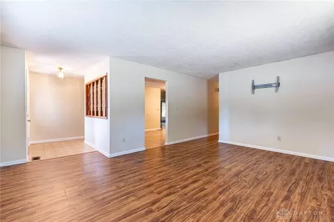 Living - 517 E 4th St, Franklin, OH 45005 photo 1 of 3