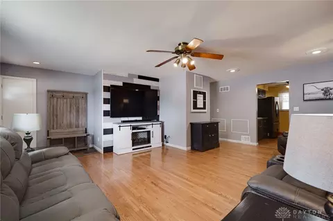 106 Normal Dr, Franklin, OH 45005 photo 9