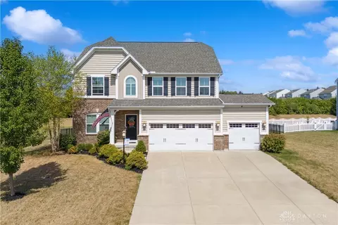 1852 Spring Meadows Dr, Xenia, OH 45385
