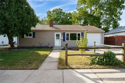 11 Thornton Dr, Fairborn, OH 45324
