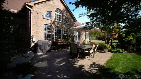 Exterior - 304 Yankee Trace Dr, Centerville, OH 45458 photo 11 of 12