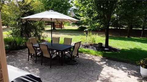 Exterior - 304 Yankee Trace Dr, Centerville, OH 45458 photo 9 of 12