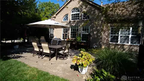Exterior - 304 Yankee Trace Dr, Centerville, OH 45458 photo 10 of 12