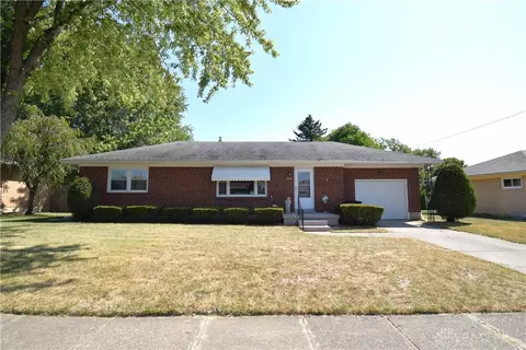 2606 Cavins Dr, Springfield, OH 45503