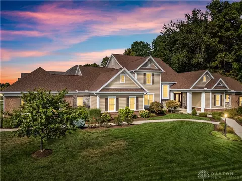 651 Roselake Dr, Dayton, OH 45458