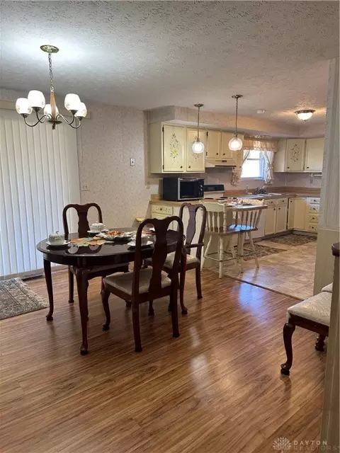 Dining - 3091 Arthur Rd, Springfield, OH 45502 photo 1 of 2
