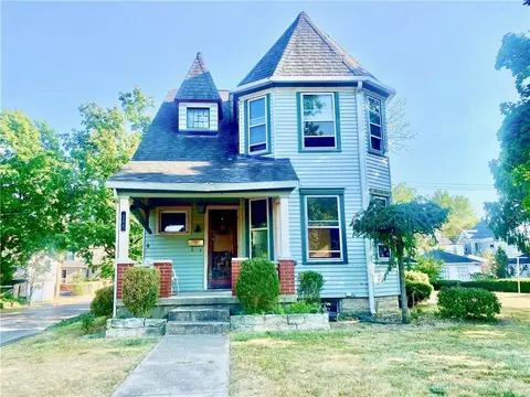 244 E Main St, West Carrollton, OH 45449