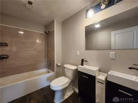 Bath - 1641 Bauer Ave, Kettering, OH 45420 photo 1 of 1