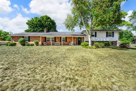6211 Brentshire Ct, Centerville, OH 45459