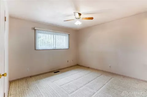 Bedroom - 237 Warren Dr, Springfield, OH 45503 photo 2 of 7