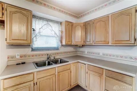 Kitchen - 237 Warren Dr, Springfield, OH 45503 photo 3 of 3