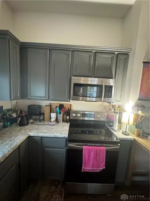 Kitchen - 230 E Madison Ave, Springfield, OH 45503 photo 3 of 8