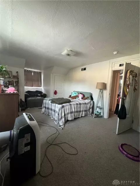 Bedroom - 230 E Madison Ave, Springfield, OH 45503 photo 9 of 10