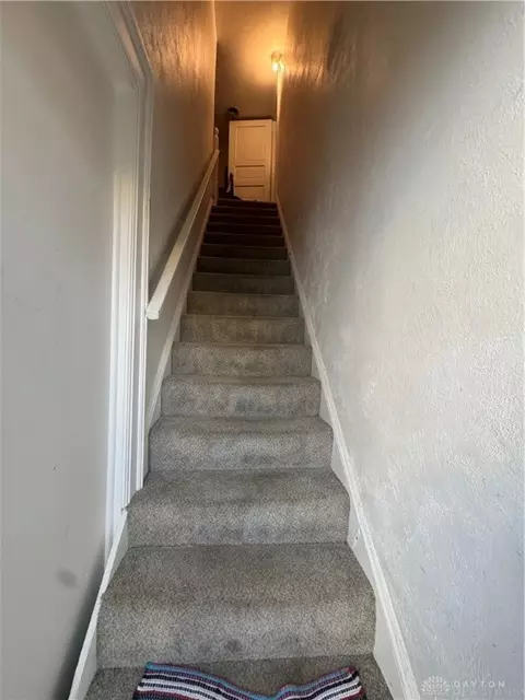 Entry Way - 230 E Madison Ave, Springfield, OH 45503 photo 2 of 3