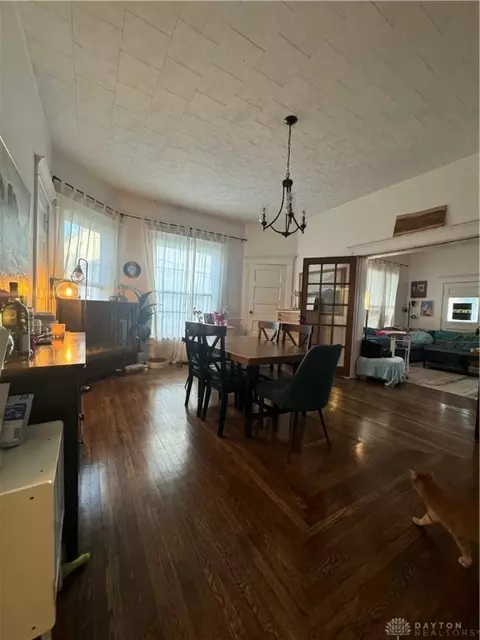 Dining - 230 E Madison Ave, Springfield, OH 45503 photo 3 of 3