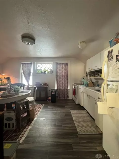 Kitchen - 230 E Madison Ave, Springfield, OH 45503 photo 6 of 8