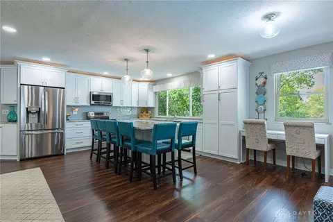 5997 Munger Rd, Dayton, OH 45459