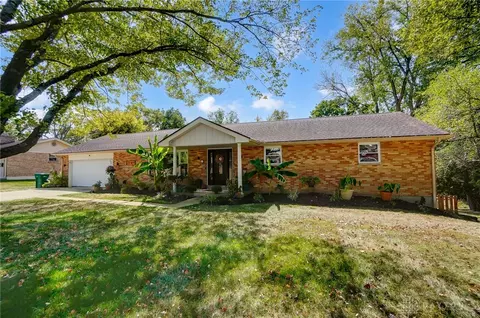2749 Blue Rock Dr, Beavercreek, OH 45434