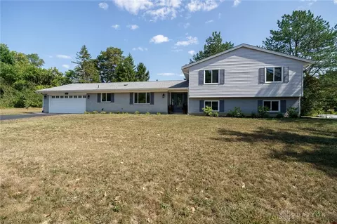 5400 Coppermill Pl, Dayton, OH 45429
