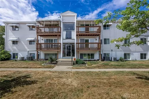 5650 W Coach Dr #F, Kettering, OH 45440