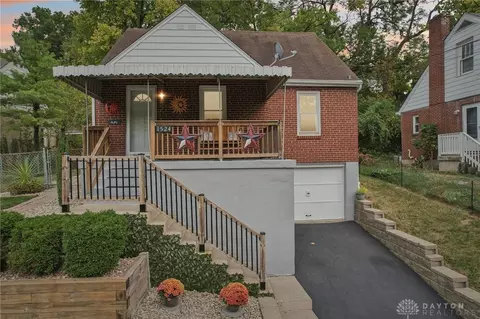 1524 Hunt Rd, Reading, OH 45215