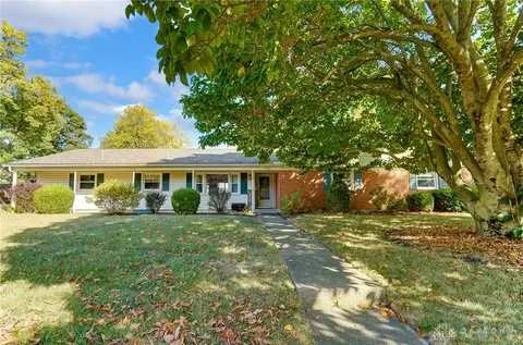 228 S Main St, Centerville, OH 45458