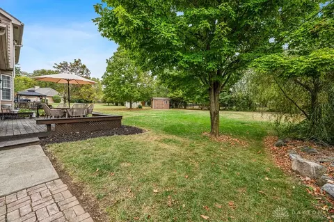 Exterior - 30 Pine Ridge Ct, Springboro, OH 45066 photo 6 of 11