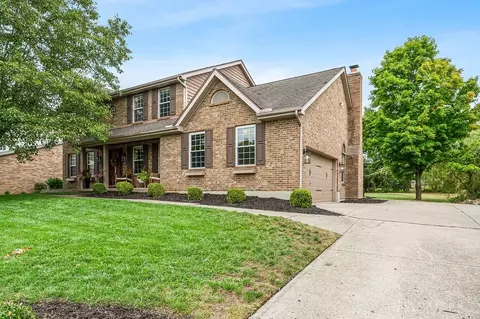 Exterior - 30 Pine Ridge Ct, Springboro, OH 45066 photo 2 of 11
