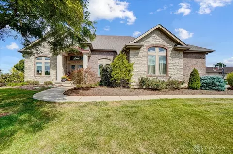 9328 Paragon Mills Ln, Dayton, OH 45458