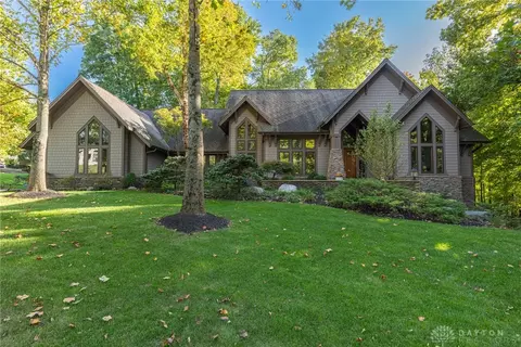 3911 Murphys Xing, Sugarcreek Township, OH 45440