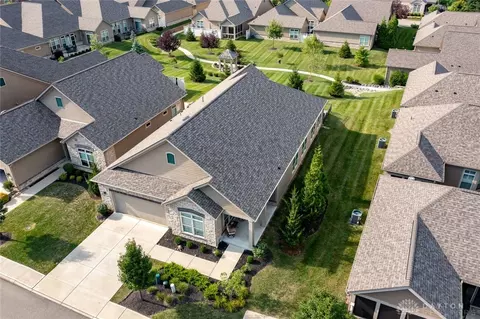 2454 Locust Hill Blvd, Beavercreek, OH 45431