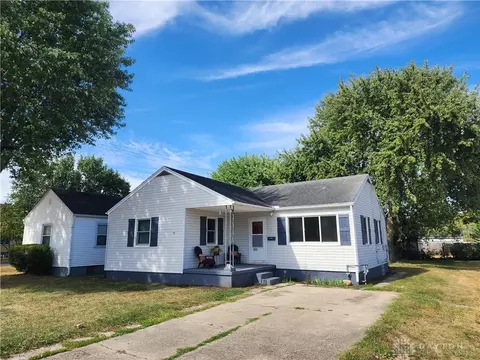 525 S Main St, Miamisburg, OH 45342