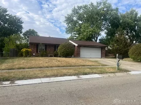 7955 Rustic Woods Dr, Huber Heights, OH 45424