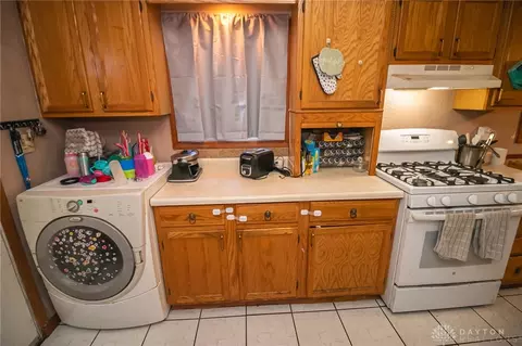 Kitchen - 2637 Wenning Rd, Cincinnati, OH 45231 photo 3 of 3