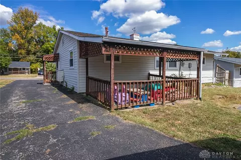 Exterior - 2637 Wenning Rd, Cincinnati, OH 45231 photo 4 of 9