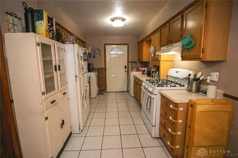 Kitchen - 2637 Wenning Rd, Cincinnati, OH 45231 photo 1 of 3