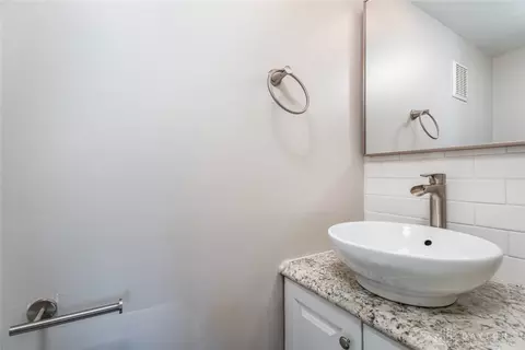 Bath - 45 Edgebrooke Dr, Springboro, OH 45066 photo 3 of 3