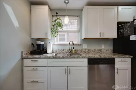 Kitchen - 6936 Roe St, Cincinnati, OH 45227 photo 3 of 6