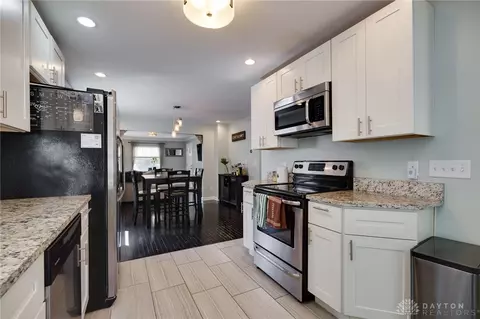 Kitchen - 6936 Roe St, Cincinnati, OH 45227 photo 4 of 6