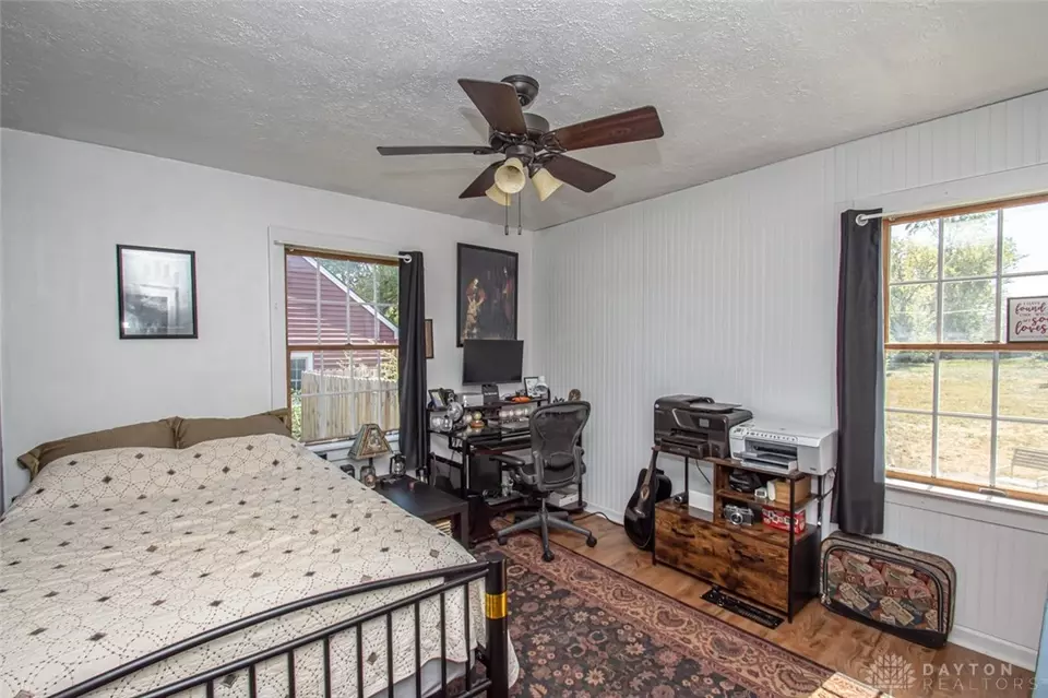 Bedroom - 266 Park End Dr, Dayton, OH 45415 photo 1 of 5