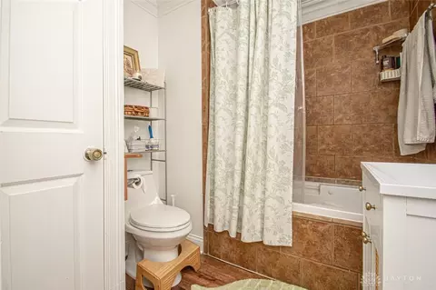 Bath - 266 Park End Dr, Dayton, OH 45415 photo 1 of 1