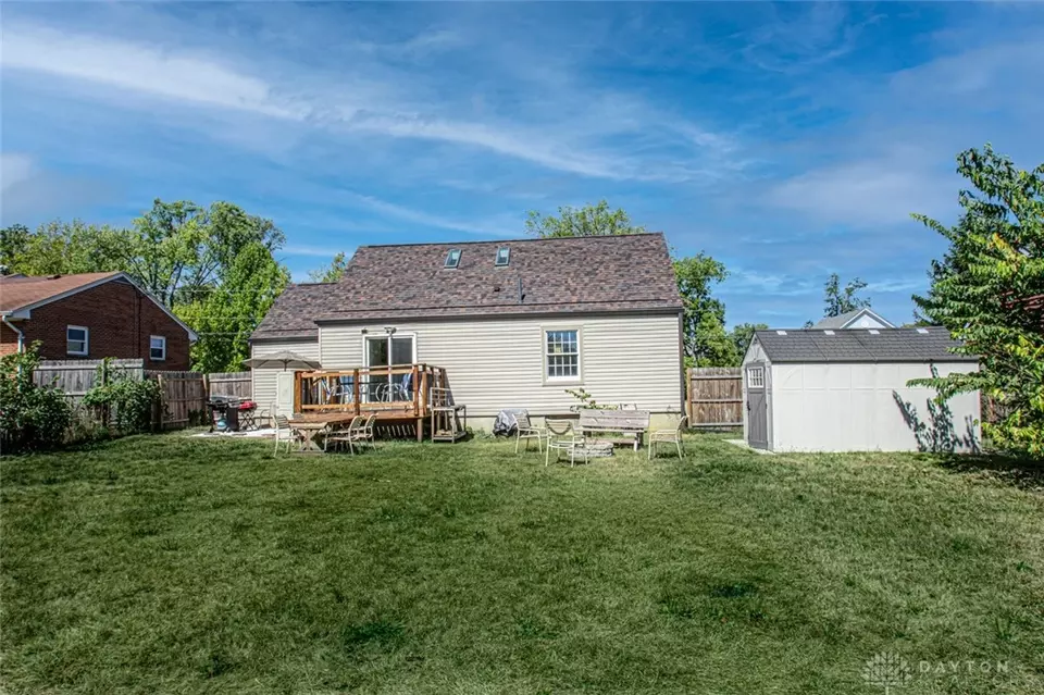 Exterior - 266 Park End Dr, Dayton, OH 45415 photo 7 of 11