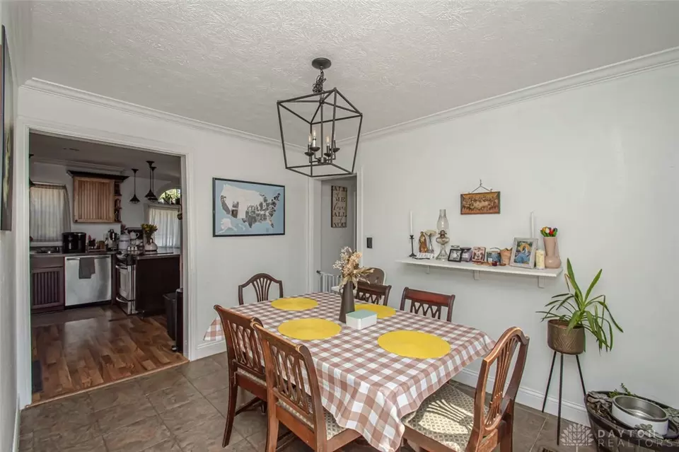 Dining - 266 Park End Dr, Dayton, OH 45415 photo 3 of 3
