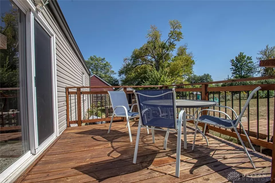 Exterior - 266 Park End Dr, Dayton, OH 45415 photo 6 of 11