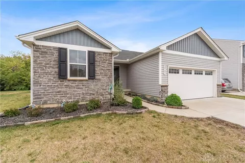 2725 Kingman Dr, Xenia, OH 45385