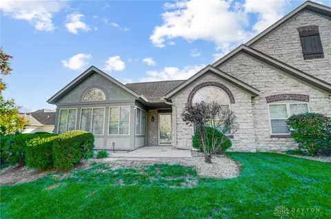 2057 Wentworth Village Dr, Bellbrook, OH 45305