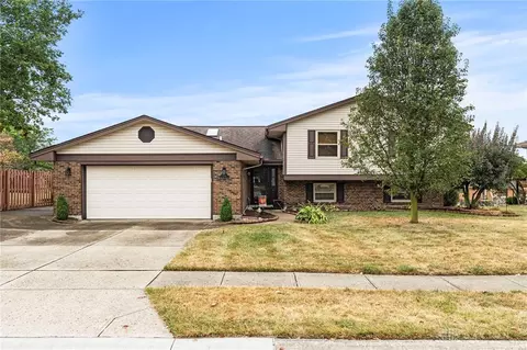 1812 Sherwood Forest Dr, Miamisburg, OH 45342