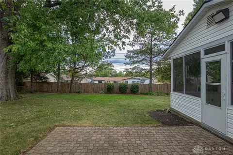 Exterior - 2715 Rockford Dr, Springfield, OH 45503 photo 5 of 10