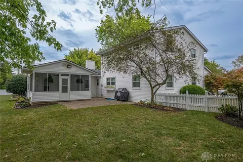 Exterior - 2715 Rockford Dr, Springfield, OH 45503 photo 7 of 10